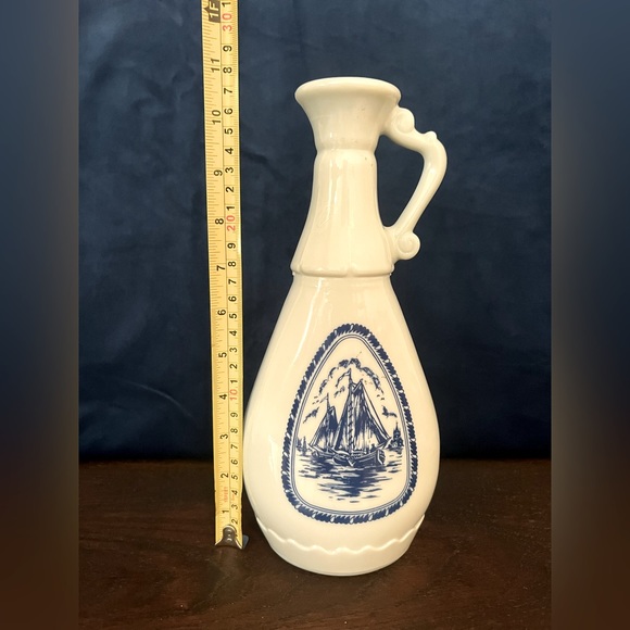 Vintage Liquor Bottle Federal Law Forbids Sale Re-use Pitcher Sailboats Windmill - Picture 4 of 7